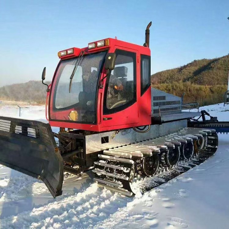 压雪车