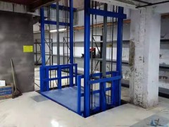导轨式升降货梯产品介绍