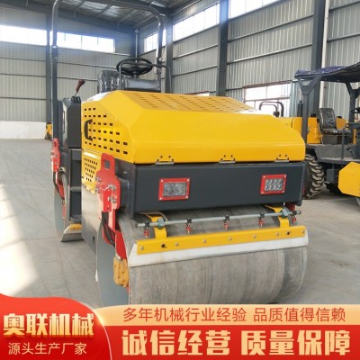 座驾3吨全液压压路机图3